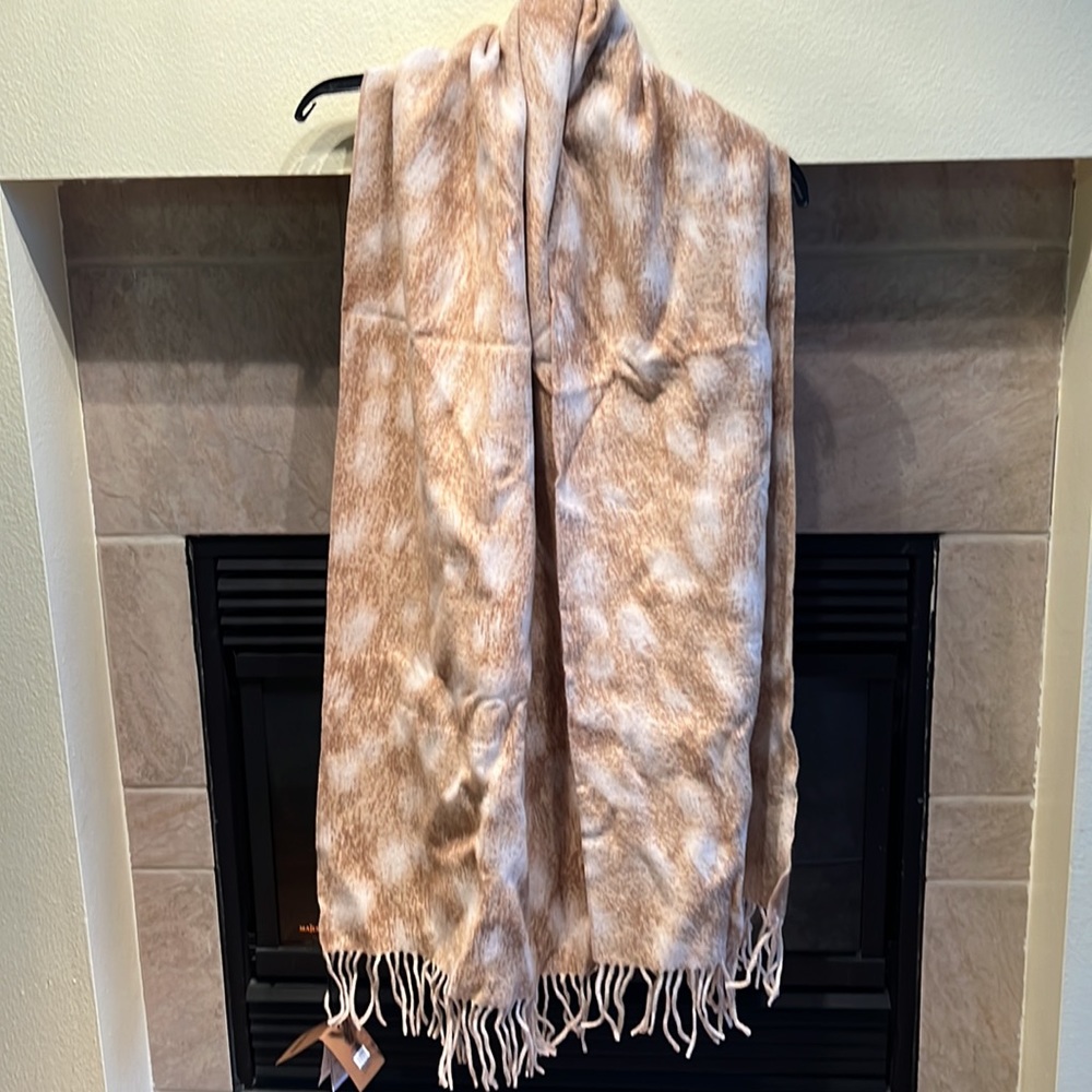 Burberry photographic deer scarf - Picture 3 of 8